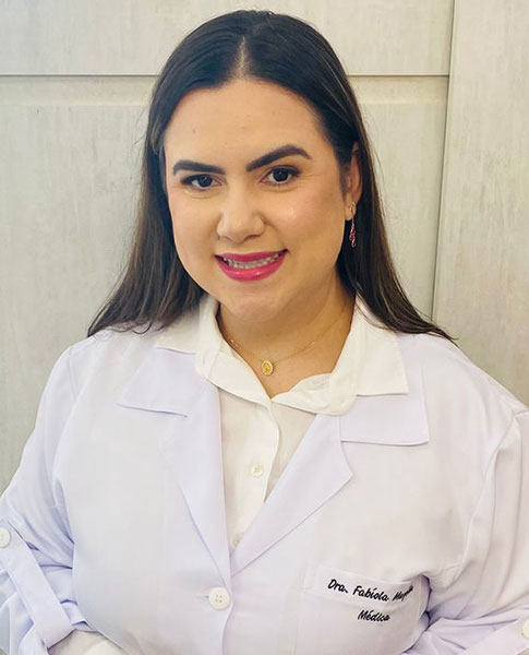 Dra. Fabíola Mayella Albano de Paula Santos